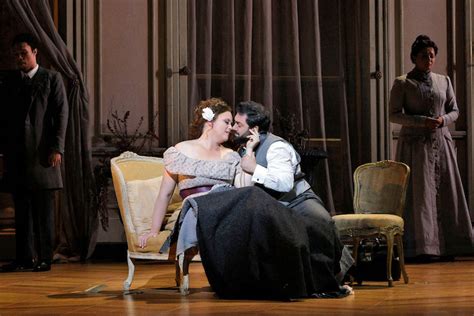 La Traviata: Un melodico dramma di passione e sacrificio che ti trasporterà in un vortice di emozioni.